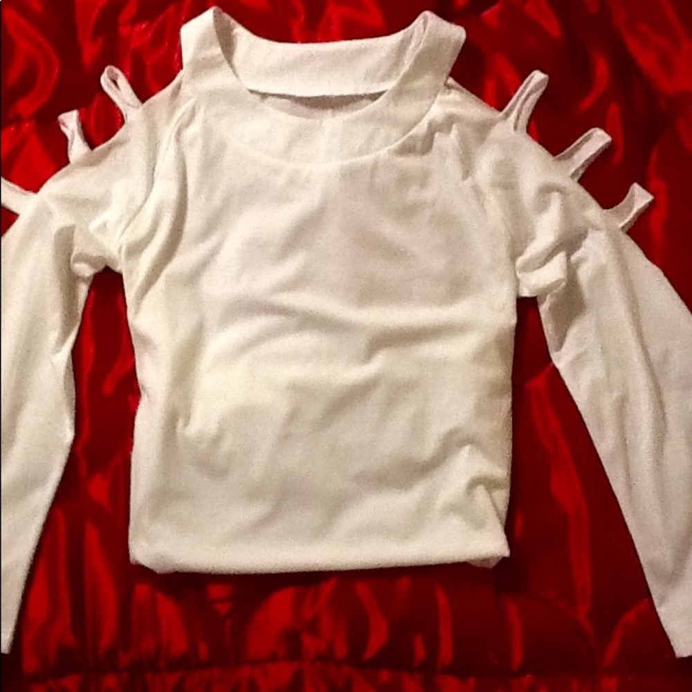 NWOT Women’s Detailed Summer Top